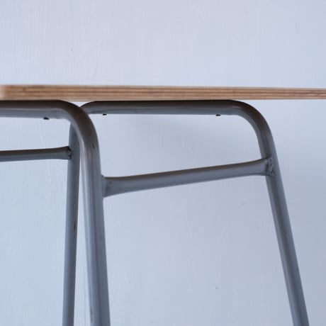 高さ調節のできる作業台 A（天板明るめ／新しい調節金具）/st.979