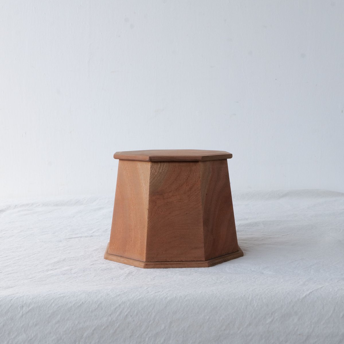 木製 飾り台 不規則な形 茶色 飾り台 10×60×60mm P71 | KAWAI WebShop