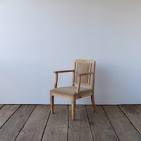 beige×白木の肘掛け椅子