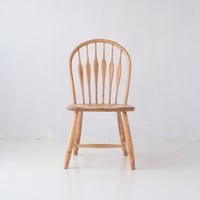 シンプルだからこそ匠の美しさが光る 柏木工のウィンザーチェア/st.1144