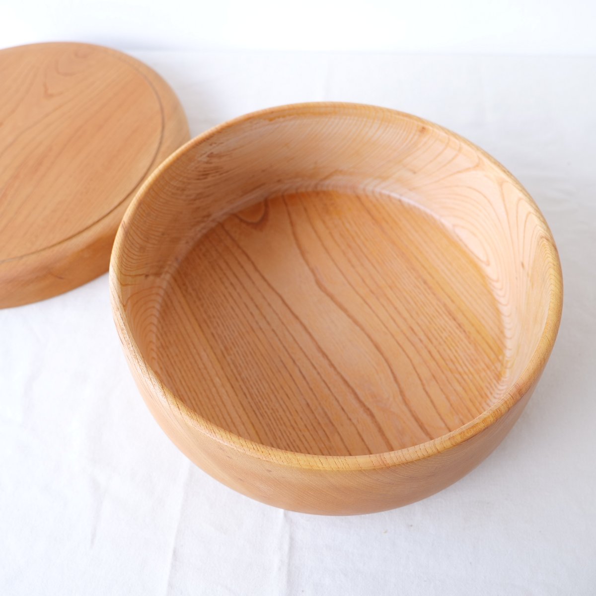 茶櫃 茶ひつ 無垢材 くり抜き Amazon.co.jp: 茶びつ 茶櫃 お盆 欅 木製 天然木 くり抜き 蓋