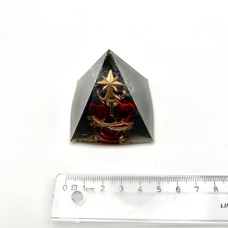 願いを叶えるサポート！】ピラミッド型オルゴナイト・魔除け・開運