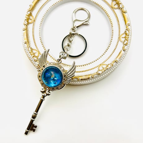 【願いを叶えるサポート！】魔法の鍵のオルゴナイトキーチャーム