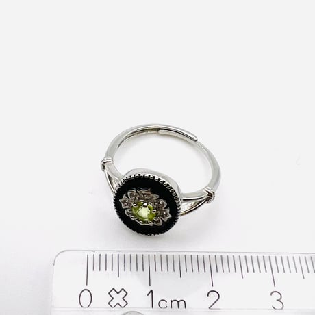 【厄除け・希望！】宝石質・ペリドットデザインリング（フリーサイズ・真鍮・silver925コーティング）