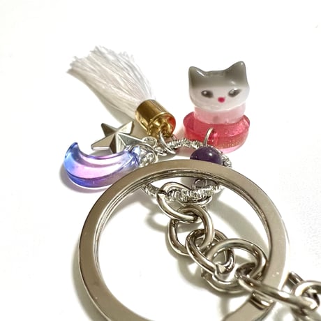 【金運・健康！】ぶらさがりねこちゃんお守りキーチャーム