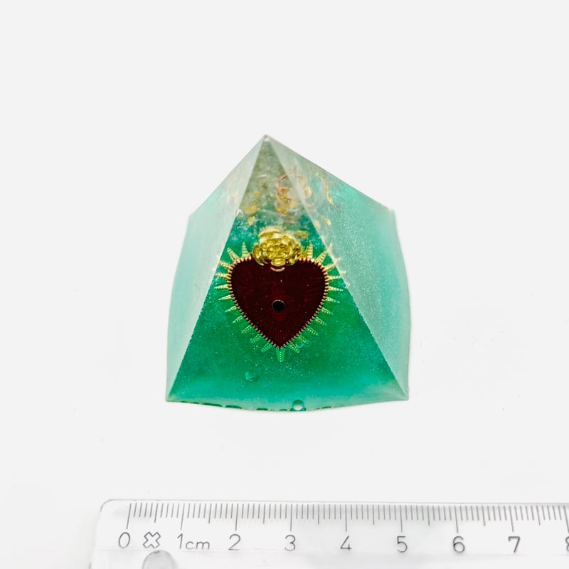願いを叶えるサポート！】ピラミッド型オルゴナイト・魔除け・浄化