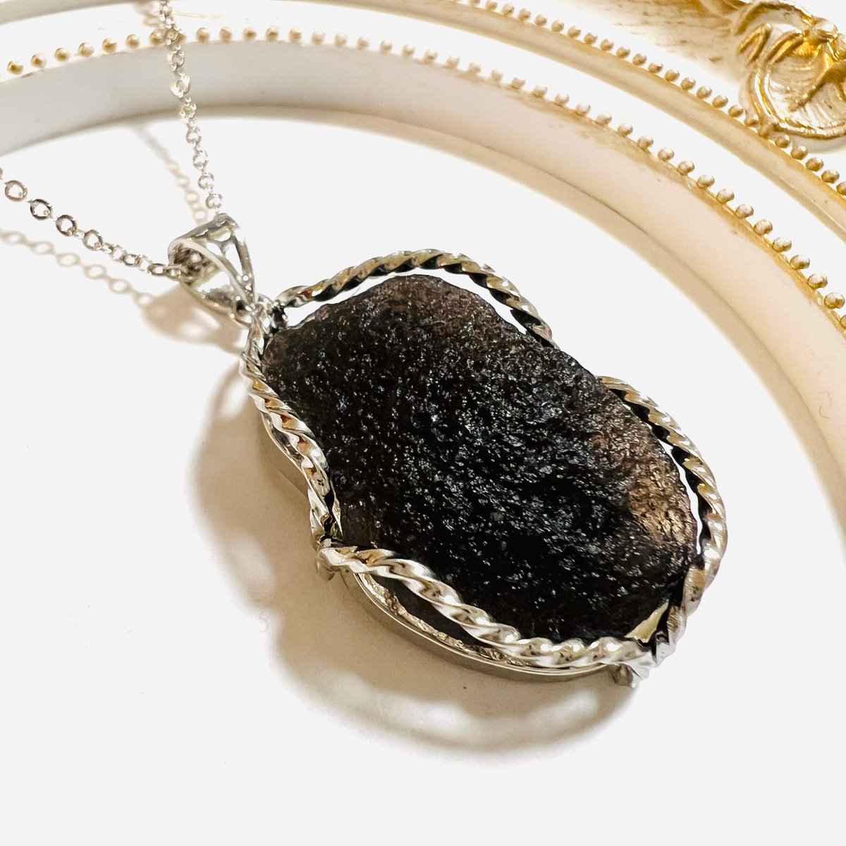 モルダバイト　チンターマニの仲間　高品質◇アグニマニタイト◇約10.7㎜ モルダバイト チンターマニの仲間 高品質◇アグニマニタイト◇約