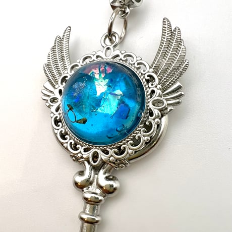 【願いを叶えるサポート！】魔法の鍵のオルゴナイトキーチャーム