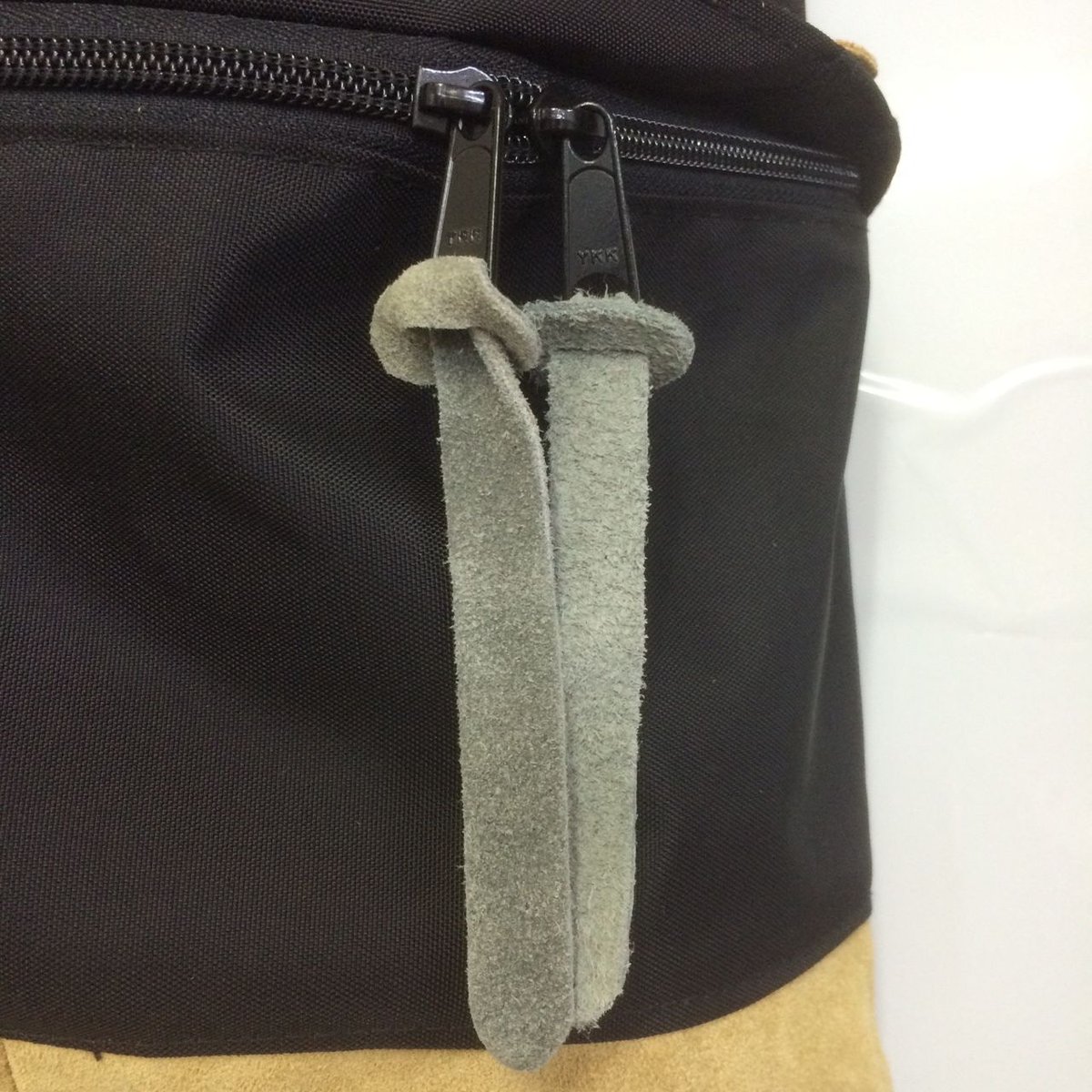 ダークグレー ジッパー付きタッパー 黒いフタのタッパーウェア | KITCHEN TOOL WONDERLAND だいどこ