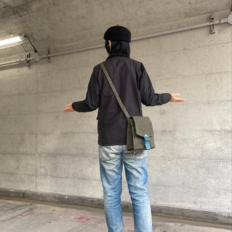 【ウィリアムソンシリーズに新しい仲間が！】ウィリアムソンポシェット -カーキ/スモーキーブルー-