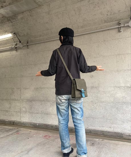 【ウィリアムソンシリーズに新しい仲間が！】ウィリアムソンポシェット -カーキ/スモーキーブルー-