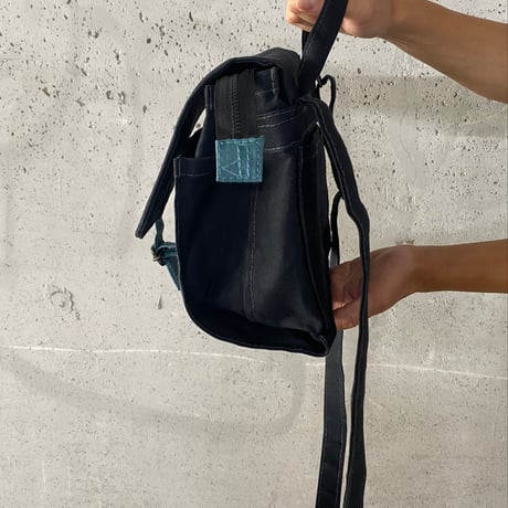 【やっぱりかわいい！】ウィリアムソンサッチェルバッグ  -ブラック/スモーキーブルー-