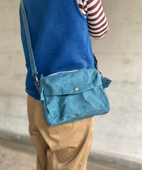 【フラップ部分をリニューアル！】ロングショットポシェット -スモーキーブルー-