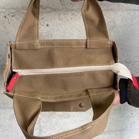 【存在感溢れるお手軽カクカクトート！】アッティマッティワッティーバッグType2  -ベージュ/コメットレッド-