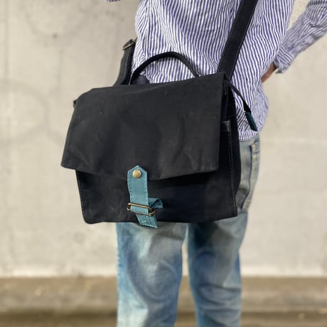 【やっぱりかわいい！】ウィリアムソンサッチェルバッグ  -ブラック/スモーキーブルー-