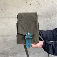 【ウィリアムソンシリーズに新しい仲間が！】ウィリアムソンポシェット -カーキ/スモーキーブルー-