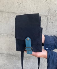 【ウィリアムソンシリーズに新しい仲間が！】ウィリアムソンポシェット -ブラック/スモーキーブルー-