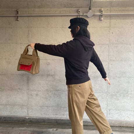 【存在感溢れるお手軽カクカクトート！】アッティマッティワッティーバッグType2  -ベージュ/コメットレッド-