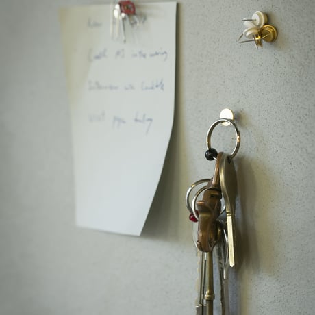 MAGNET TACK
