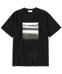 【POET MEETS DUBWISE（ポエトミーツダブワイズ） 】WHITE SANDS T-shirt -BLACK