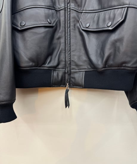 【CCU（シーシーユー）】 HIGH NECK BLOUSON -SHEEP SKIN -BLACK