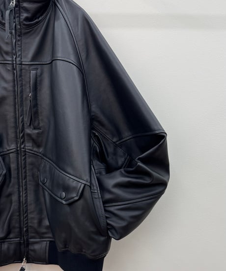 【CCU（シーシーユー）】 HIGH NECK BLOUSON -SHEEP SKIN -BLACK