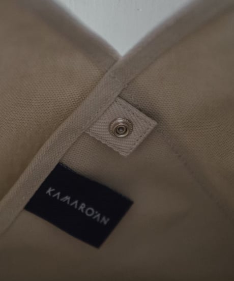 【KAMARO'AN（カマロアン）】Woven Triangle Bag 36 -IVORY NATURAL HANDLE
