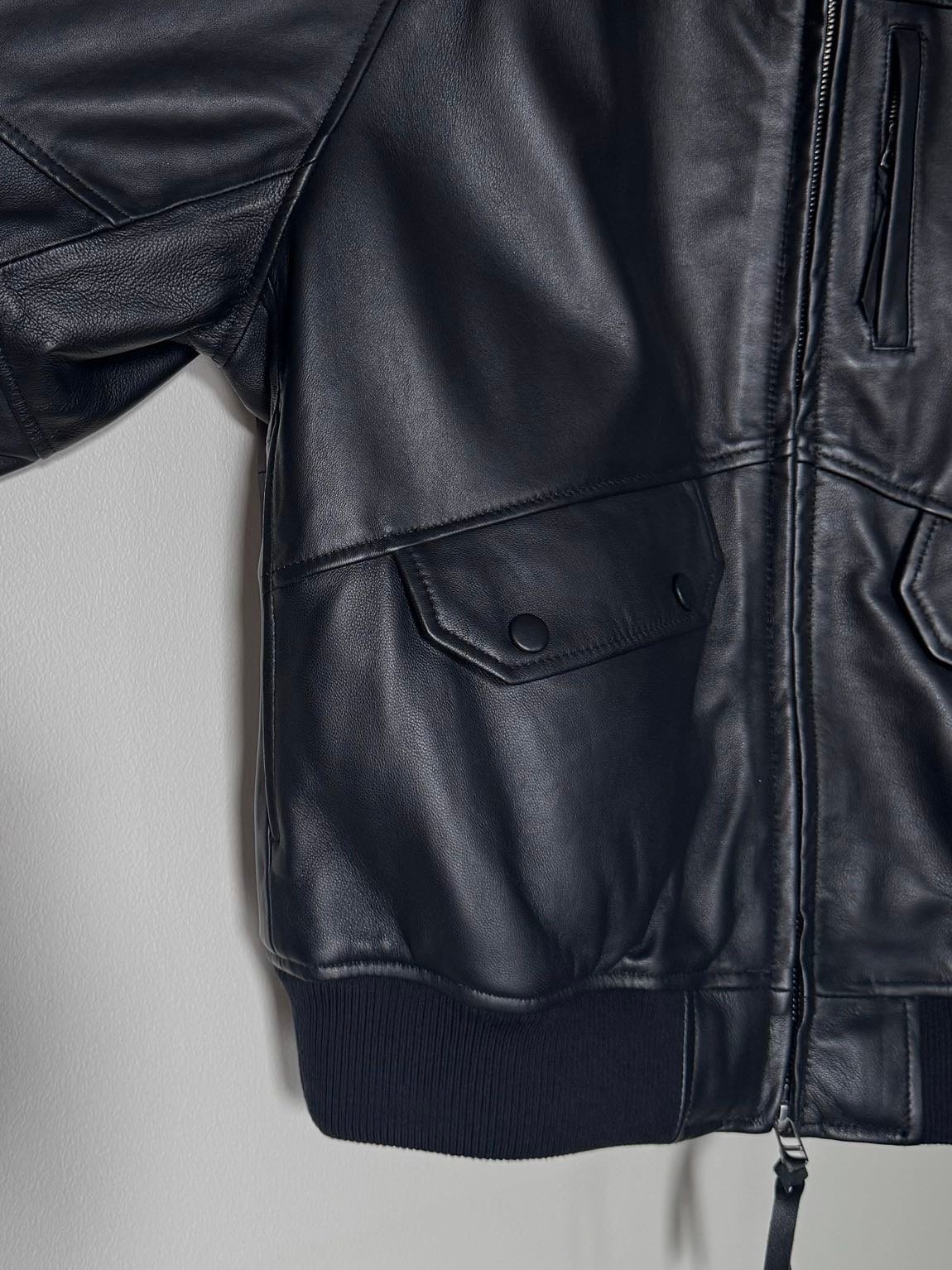 CCU（シーシーユー）】 HIGH NECK BLOUSON -SHEEP SKIN -BL