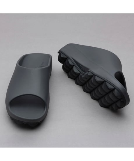 【PPACO（パコ）】LUX-2(AIR STUDDED SOLE®)　-DARK GRAY / BLACK