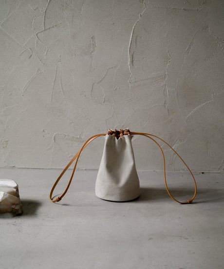 【KAMAROAN（カマロアン）】Woven Drawstring Bucket Bag -IVORY