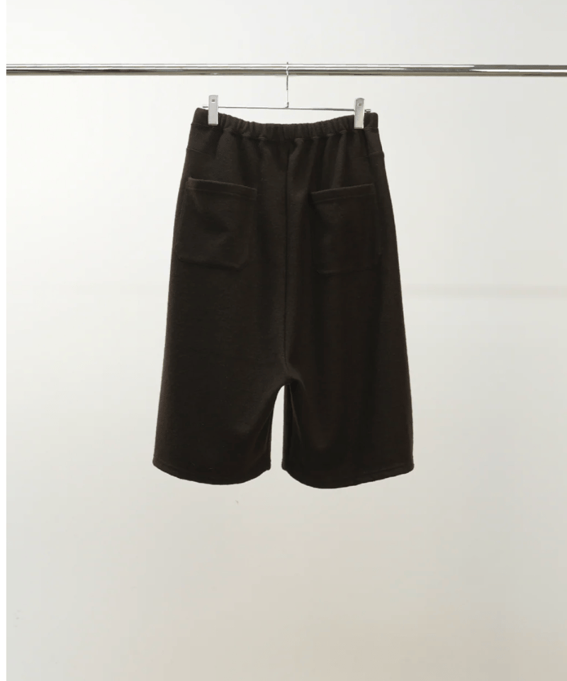 ANCELLM（アンセルム）】WOOL 3/4 TUCK SWEAT SHORTS -D.B