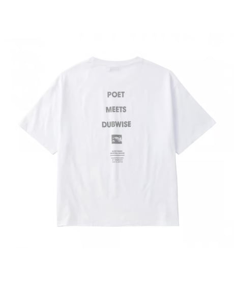 【POET MEETS DUBWISE（ポエトミーツダブワイズ） 】PMD Logo Loose Fit T-Shirt　−WHITE