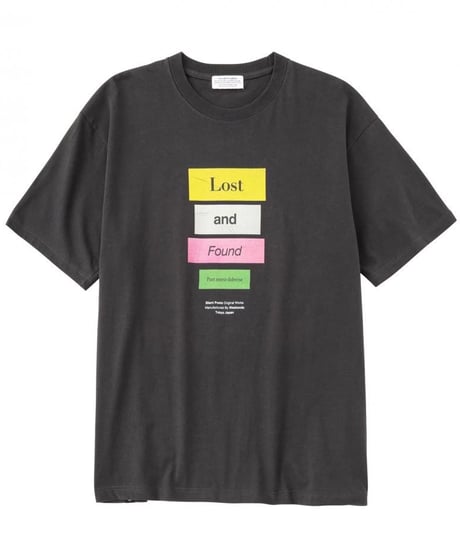 【POET MEETS DUBWISE（ポエトミーツダブワイズ） 】LOST AND FOUND T-Shirt　−SUMI