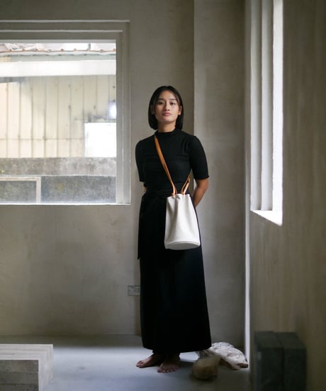 【KAMAROAN（カマロアン）】Woven Drawstring Bucket Bag -IVORY
