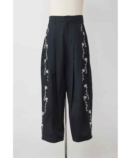 【SHINYAKOZUKA（シンヤコヅカ）】Hi, BAGGY WITH EMBROIDERY　− SILENT BLACK