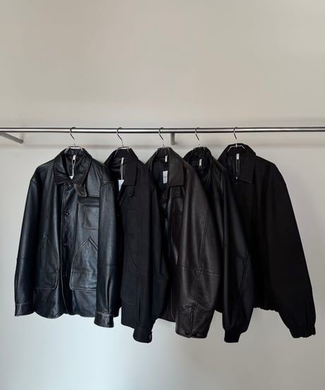 【CCU（シーシーユー）】 HIGH NECK BLOUSON -SHEEP SKIN -BLACK