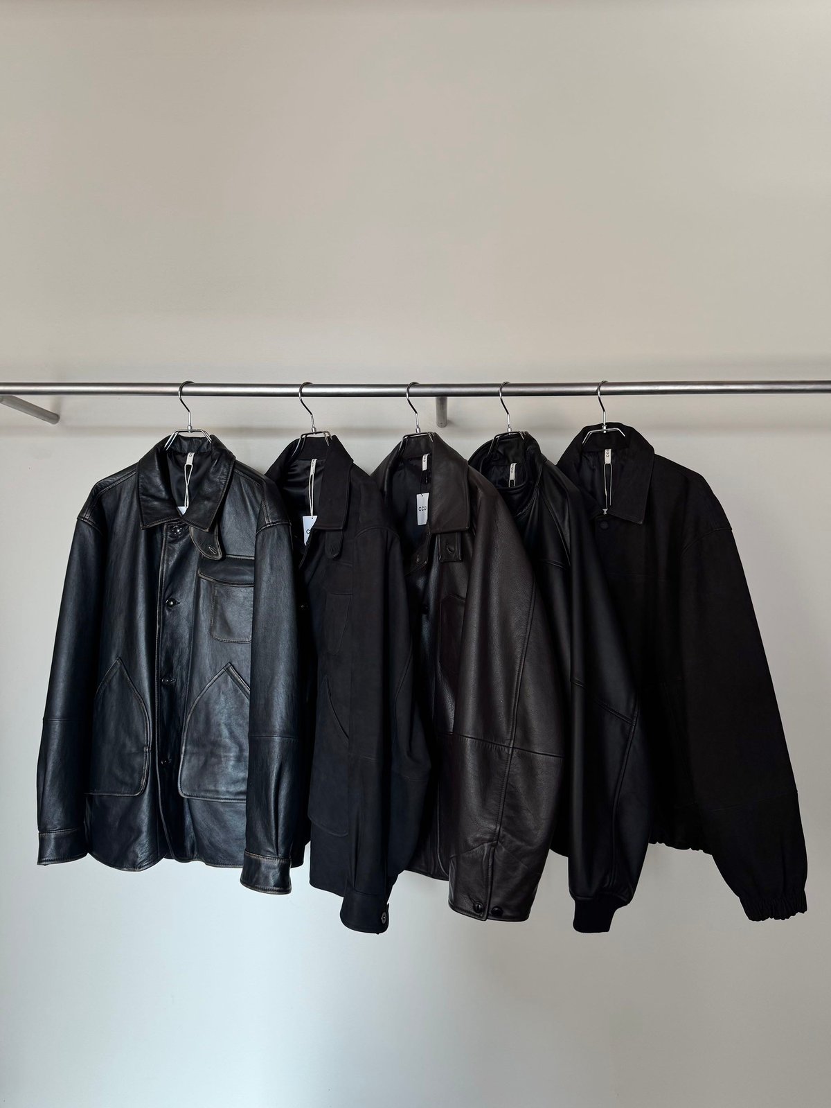 CCU（シーシーユー）】 HIGH NECK BLOUSON -SHEEP SKIN -BL