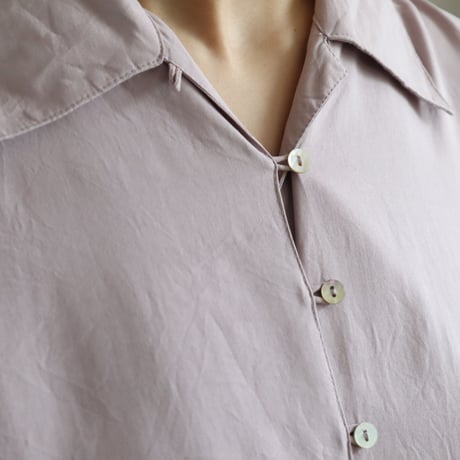 OPEN COLLAR SILK BLOUSE