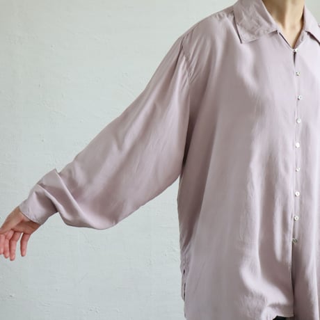 OPEN COLLAR SILK BLOUSE