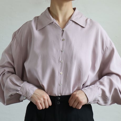 OPEN COLLAR SILK BLOUSE