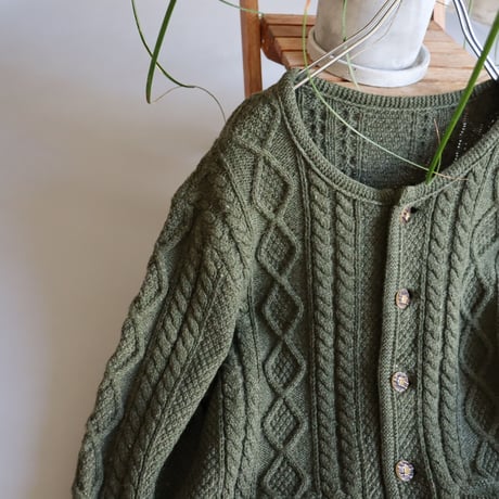 COLLARLESS TYROLEAN CABLE KNIT WOOL CARDIGAN