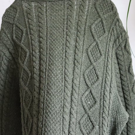 COLLARLESS TYROLEAN CABLE KNIT WOOL CARDIGAN