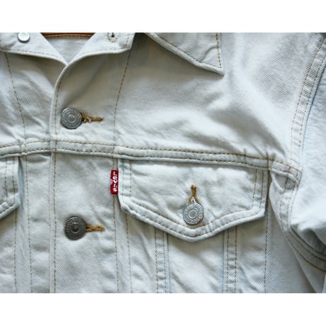 “Levi's” Floral Embroidery Denim Jacket
