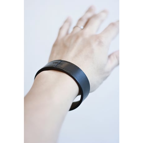 2000 Vintage “HERMES” (Margiela period) Poor Tour Leather Bangle / Made in FRANCE