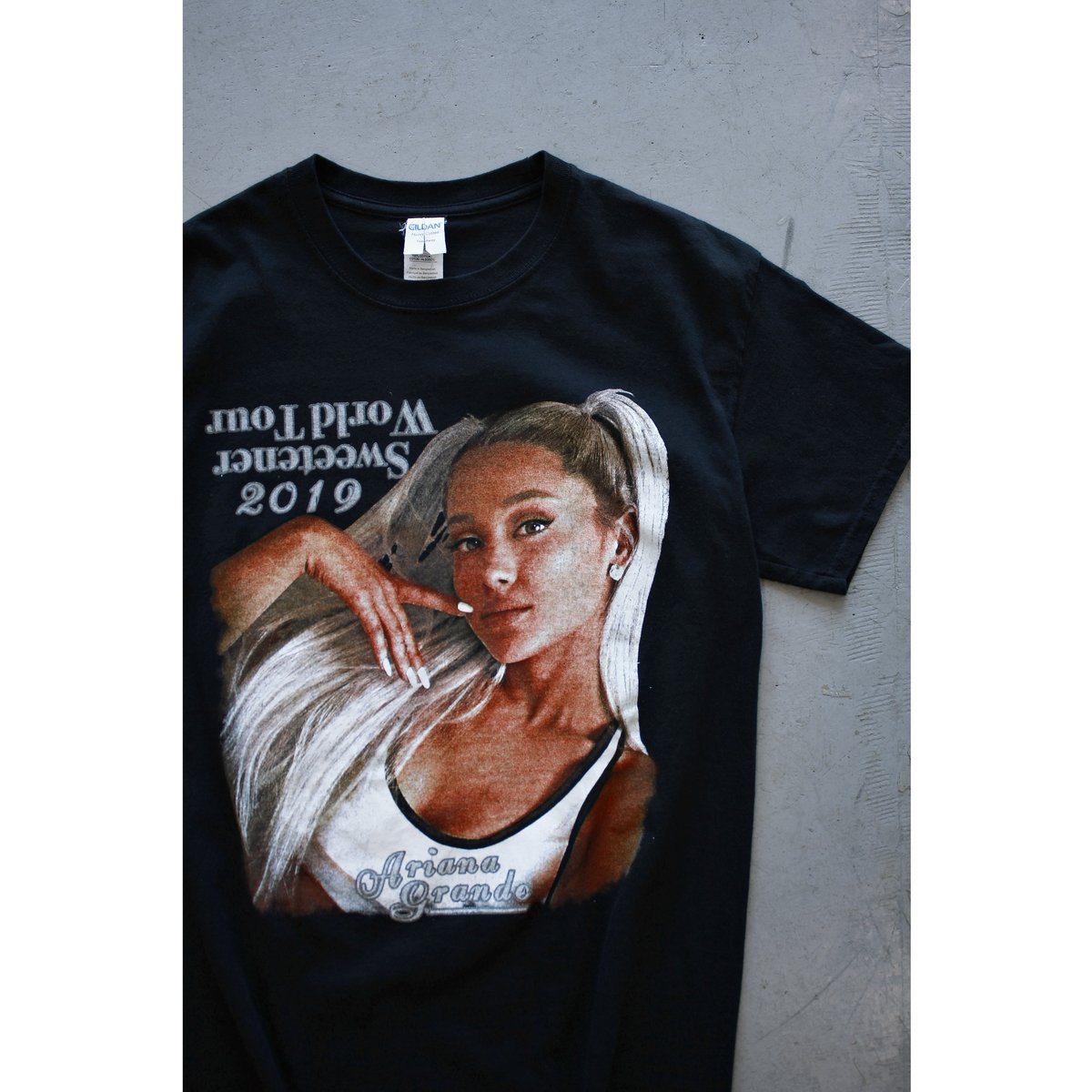 希少　アリアナ・グランデ　SWEETENER WORLD TOUR TEE Ariana Grande Sweetener World Tour White T-shirt Women's