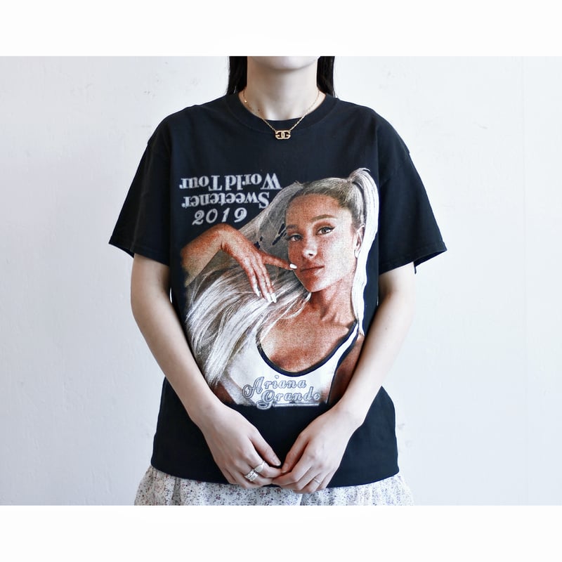 Ariana Grande 2019 Sweetener World TシャツL Ariana Grande” 2019 Sweetener World Tour Tshir