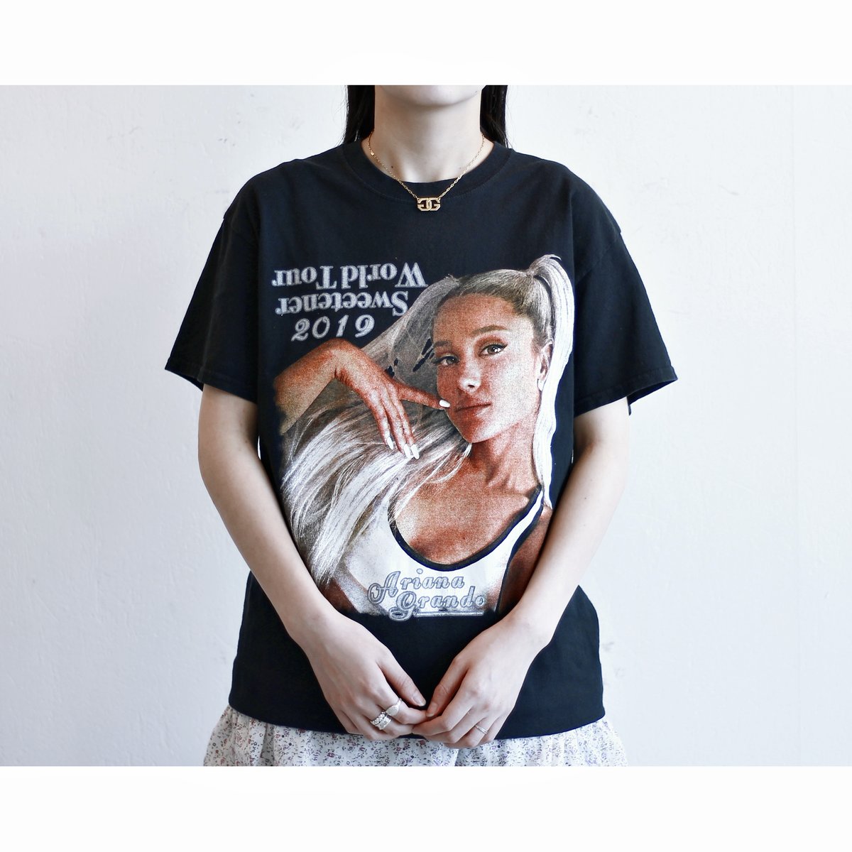 希少　アリアナ・グランデ　SWEETENER WORLD TOUR TEE Ariana Grande Sweetener World Tour T Shirt Medium Upside