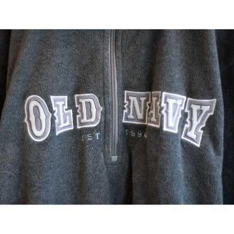 2000s “Old Navy” Silver Logo Halfzip Fleece Jacket