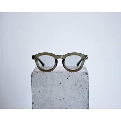 (NEW) Wide Frame Light Gray Color Lens Shades