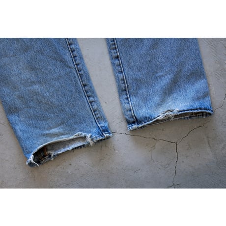 “Levi's 501” Damaged Shabby Jeans / Made in Mexico